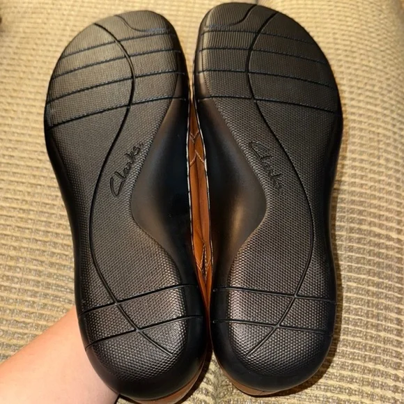 Clarks Women’s Shoes - Brown Leather Flats with Woven Design, US Size 10 M - EUC - Picture 8 of 9